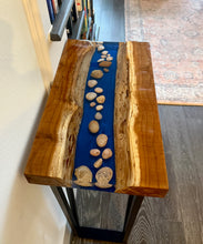 Resin side table (HTX)